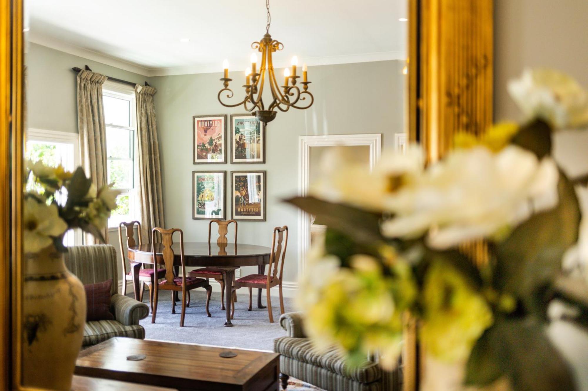 Hotel The White Swan 4*